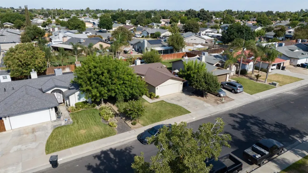 1603 Rosewood Lane Hanford, CA 93230