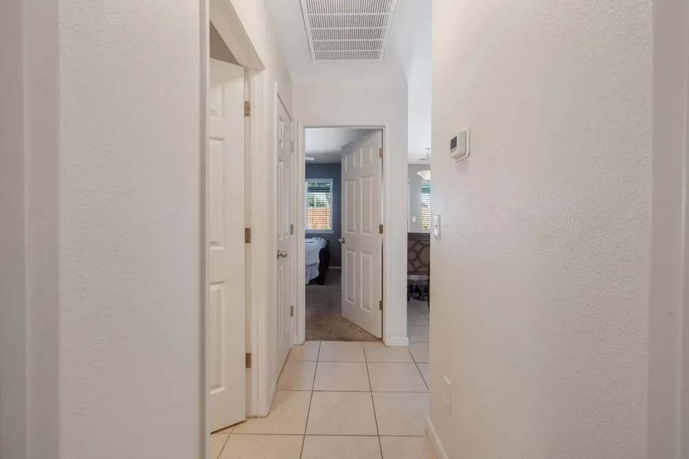 1603 Rosewood Lane Hanford, CA 93230