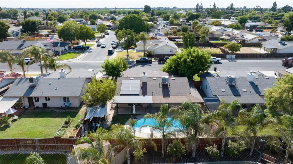 1603 Rosewood Lane Hanford, CA 93230