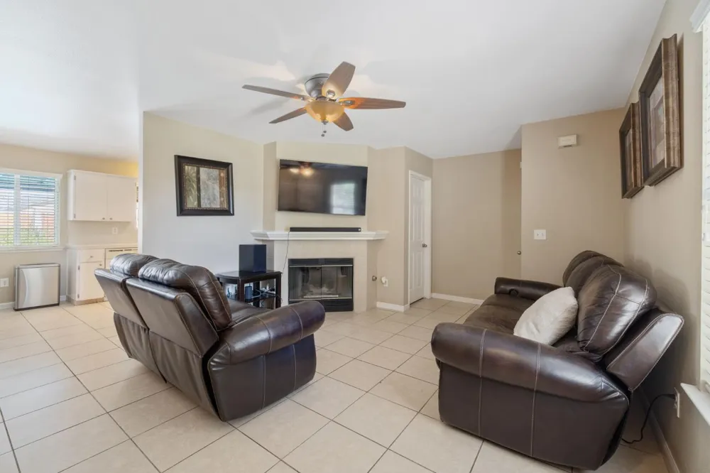 1603 Rosewood Lane Hanford, CA 93230