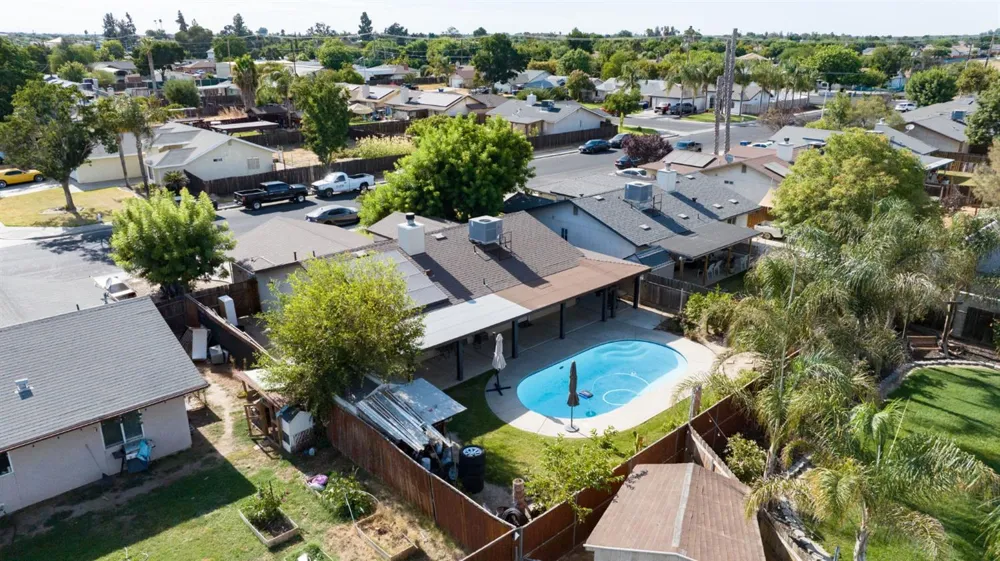 1603 Rosewood Lane Hanford, CA 93230