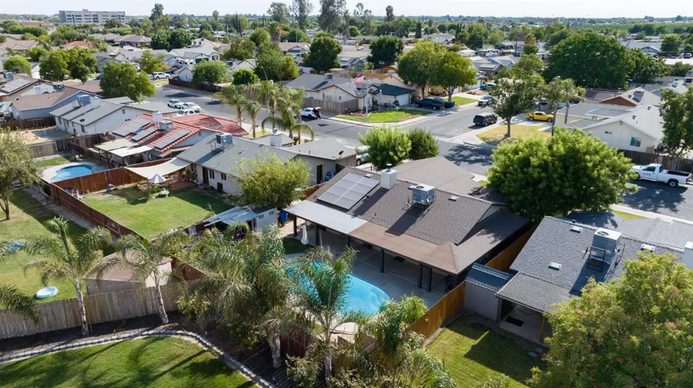 1603 Rosewood Lane Hanford, CA 93230