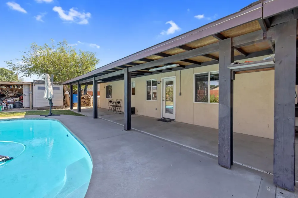 1603 Rosewood Lane Hanford, CA 93230