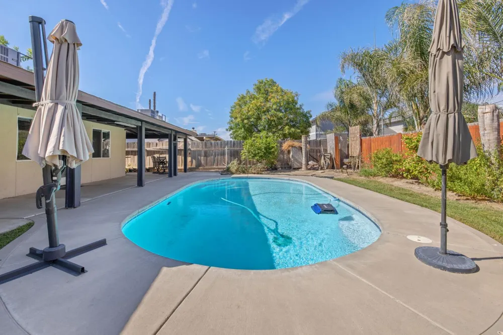 1603 Rosewood Lane Hanford, CA 93230