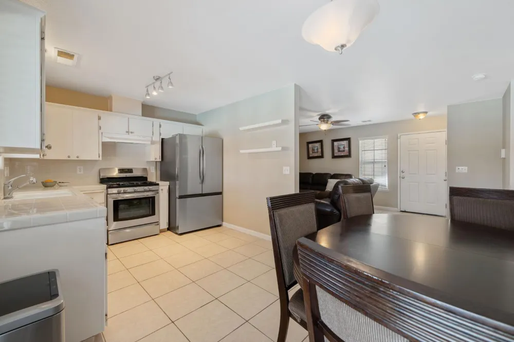 1603 Rosewood Lane Hanford, CA 93230