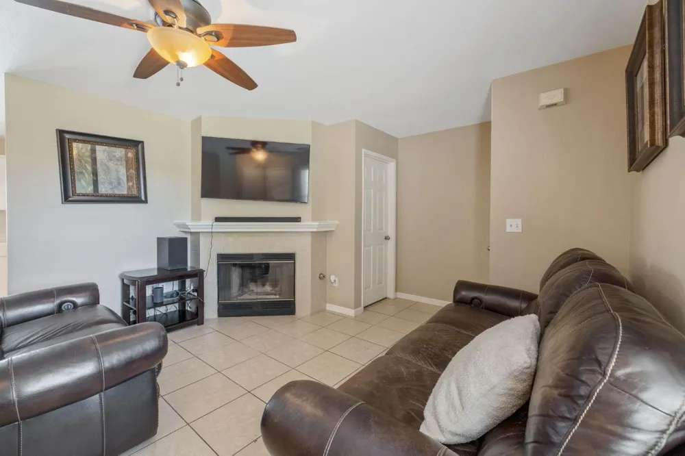 1603 Rosewood Lane Hanford, CA 93230