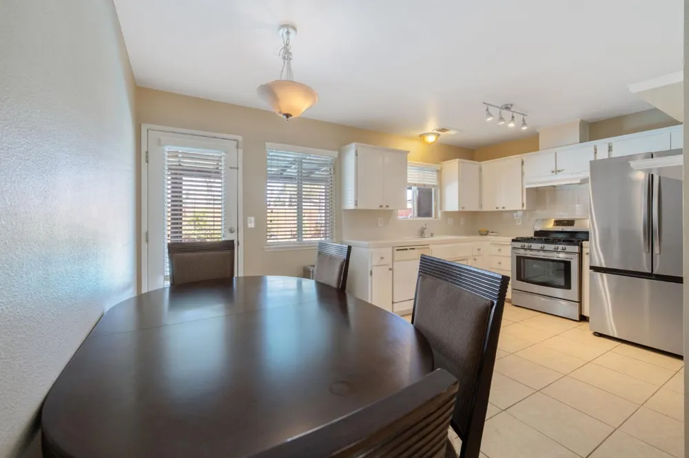 1603 Rosewood Lane Hanford, CA 93230