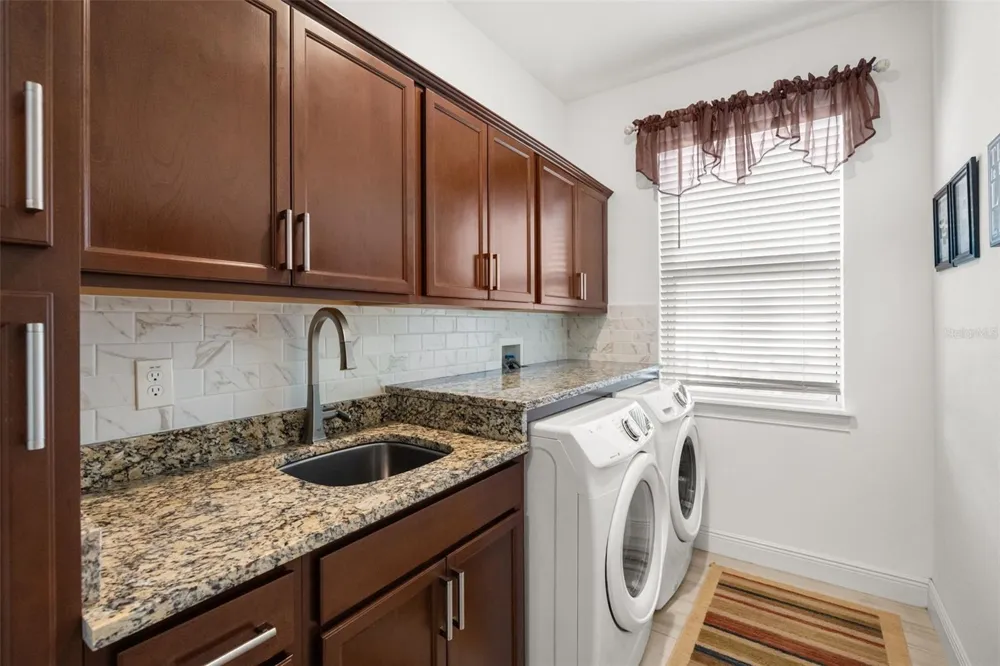 700 S FLORIDA AVENUE Howey In The Hills, FL 34737