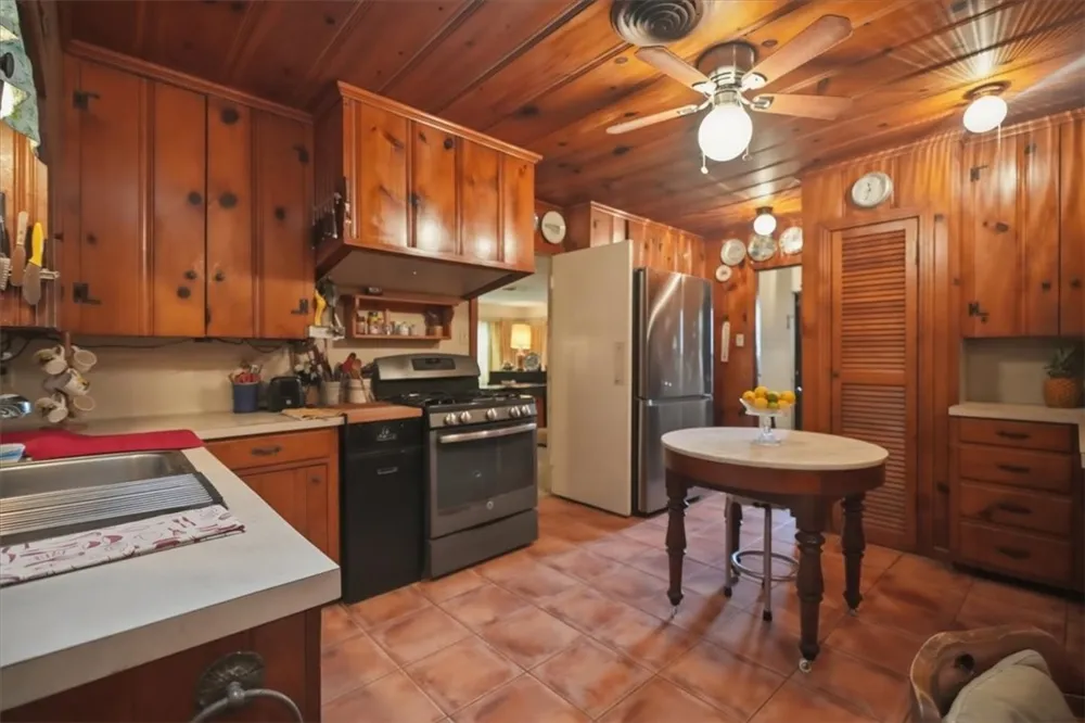 1447 Main Street Ingleside, TX 78362