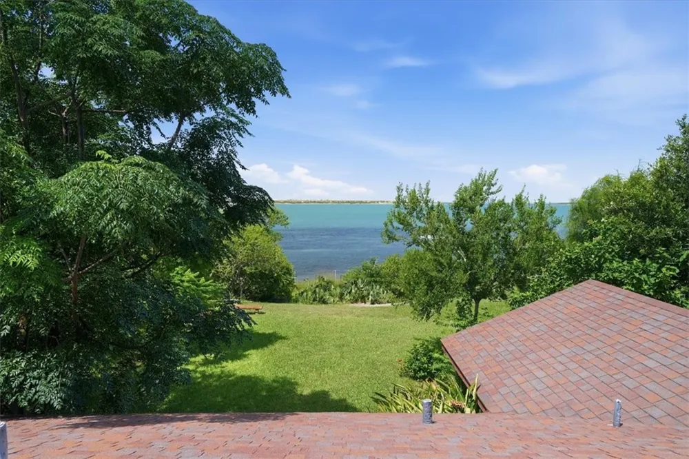 1447 Main Street Ingleside, TX 78362