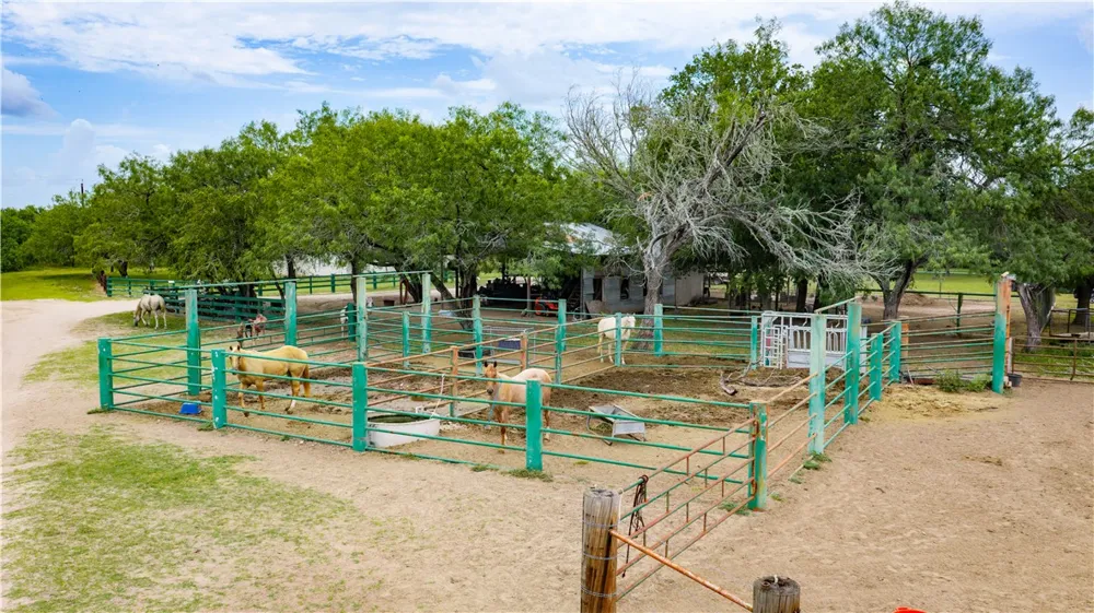 560 Fm 624 George West, TX 78022