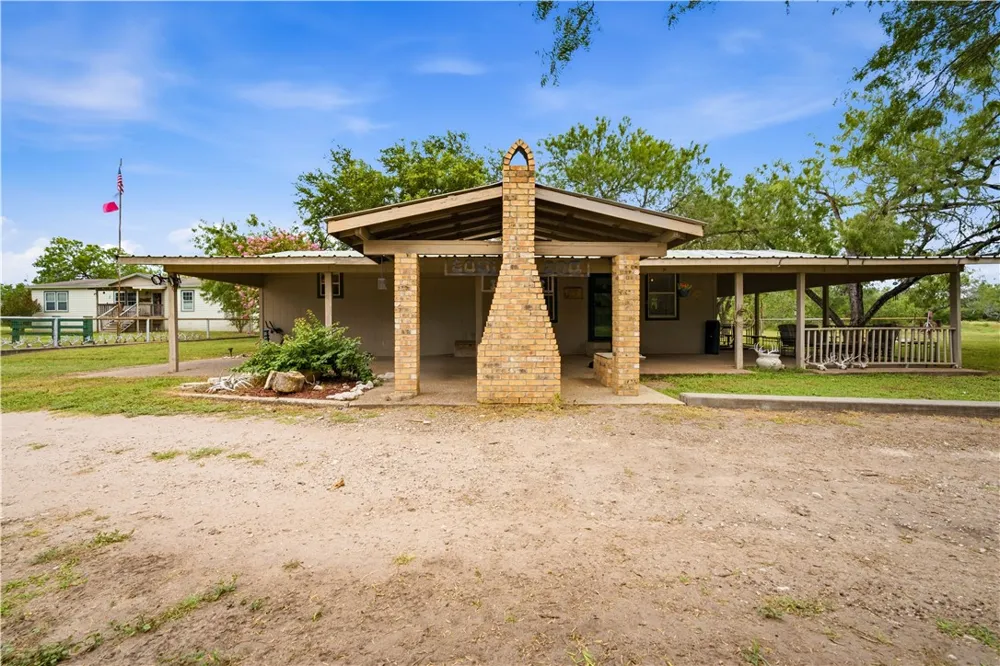 560 Fm 624 George West, TX 78022