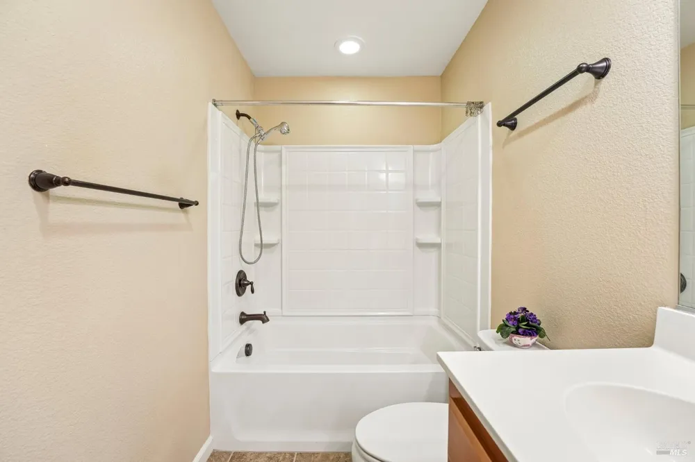 103 Arcangel Way San Pablo, CA 94806