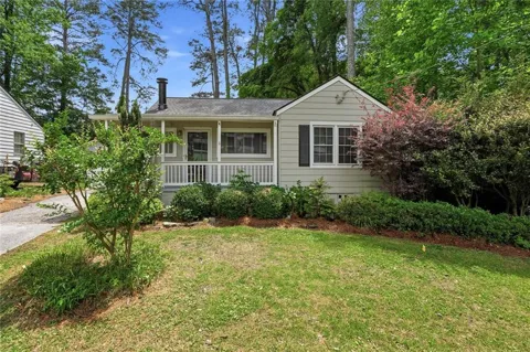 1137 Kingsley Circle NE