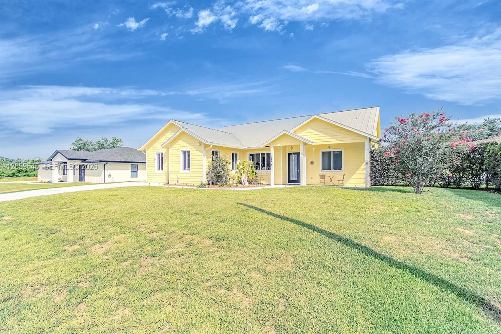 374 Parker St NE Lake Placid, FL 33852