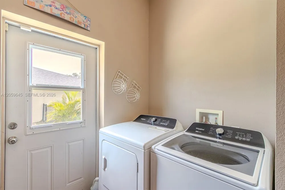 374 Parker St NE Lake Placid, FL 33852