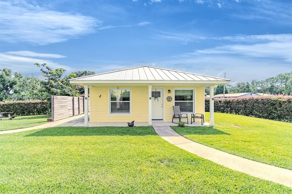 374 Parker St NE Lake Placid, FL 33852