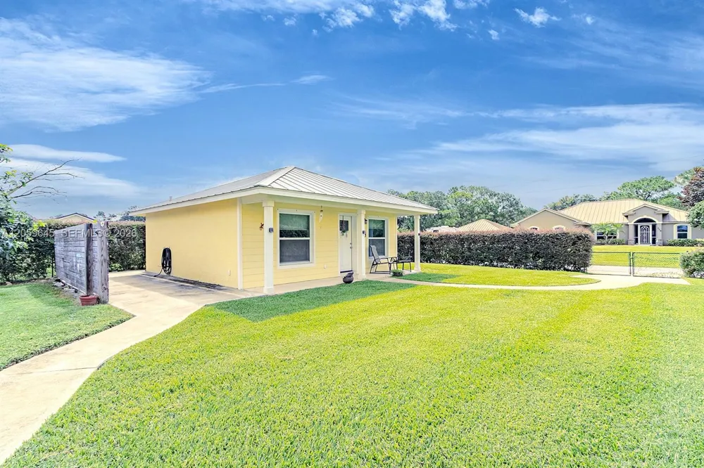 374 Parker St NE Lake Placid, FL 33852