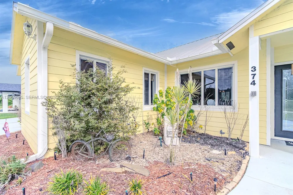 374 Parker St NE Lake Placid, FL 33852