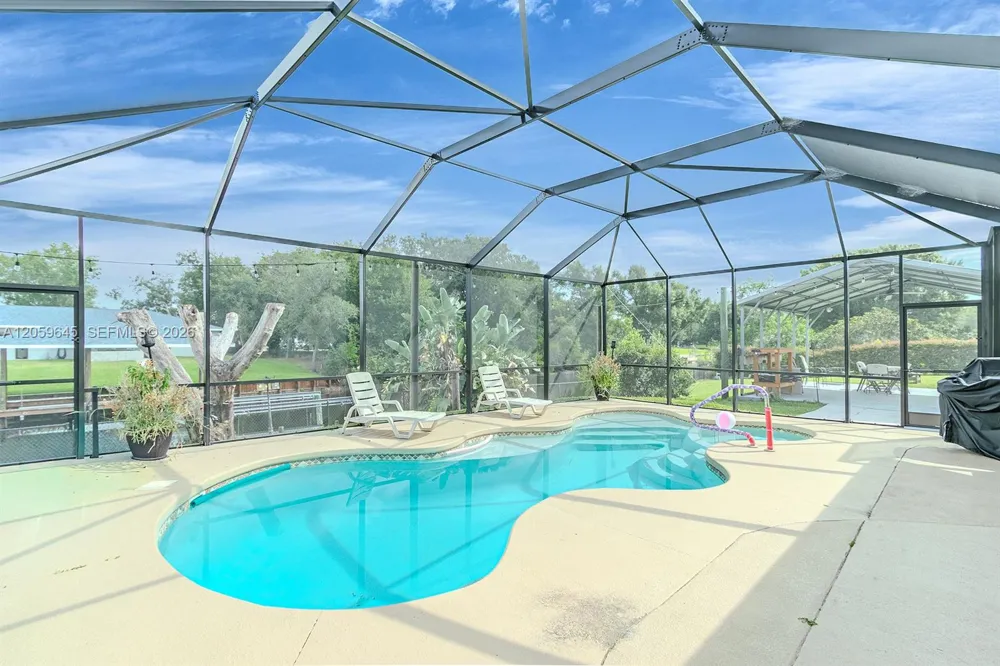 374 Parker St NE Lake Placid, FL 33852