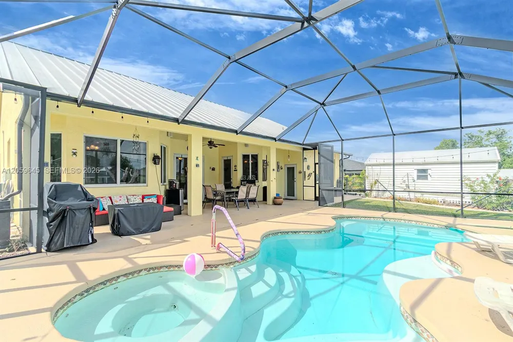 374 Parker St NE Lake Placid, FL 33852