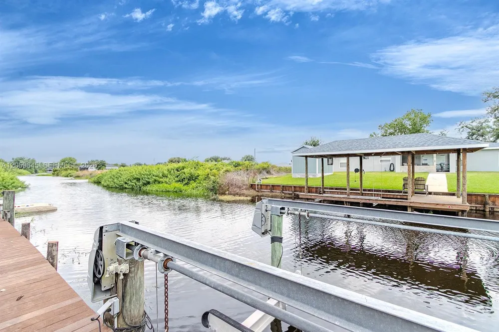 374 Parker St NE Lake Placid, FL 33852