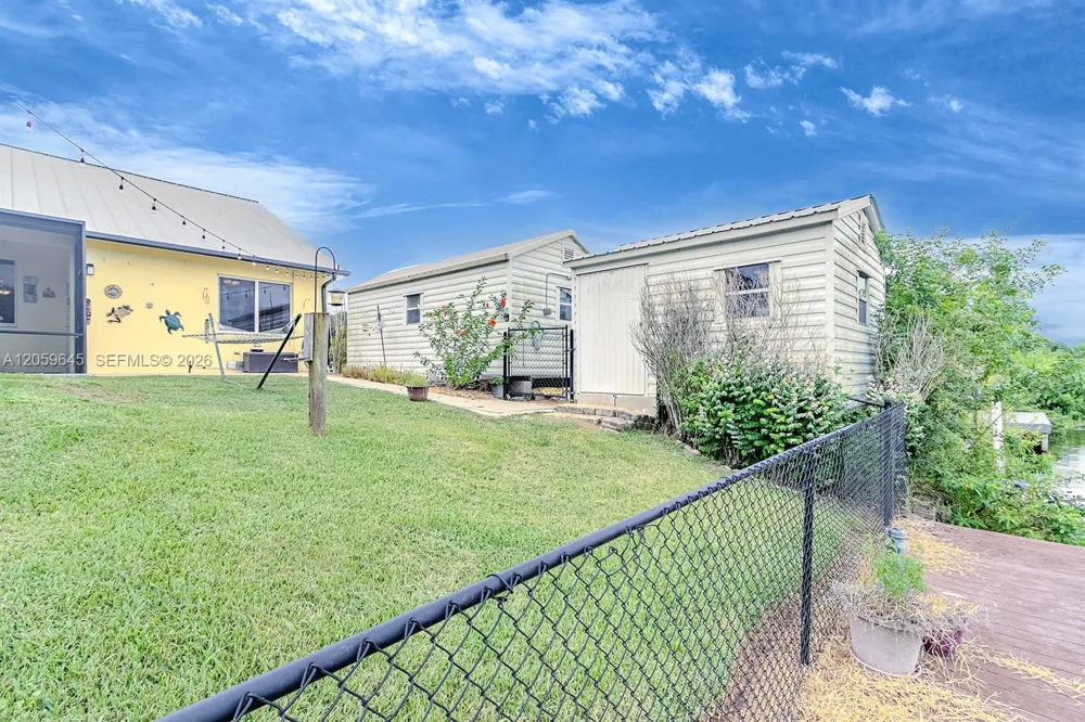 374 Parker St NE Lake Placid, FL 33852