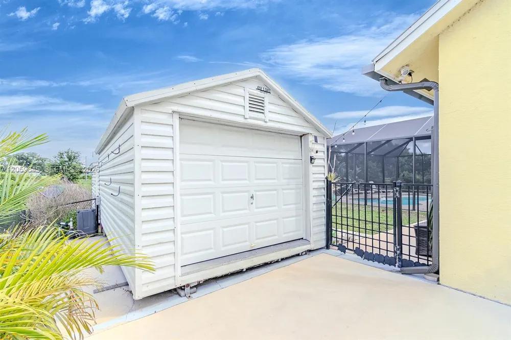 374 Parker St NE Lake Placid, FL 33852