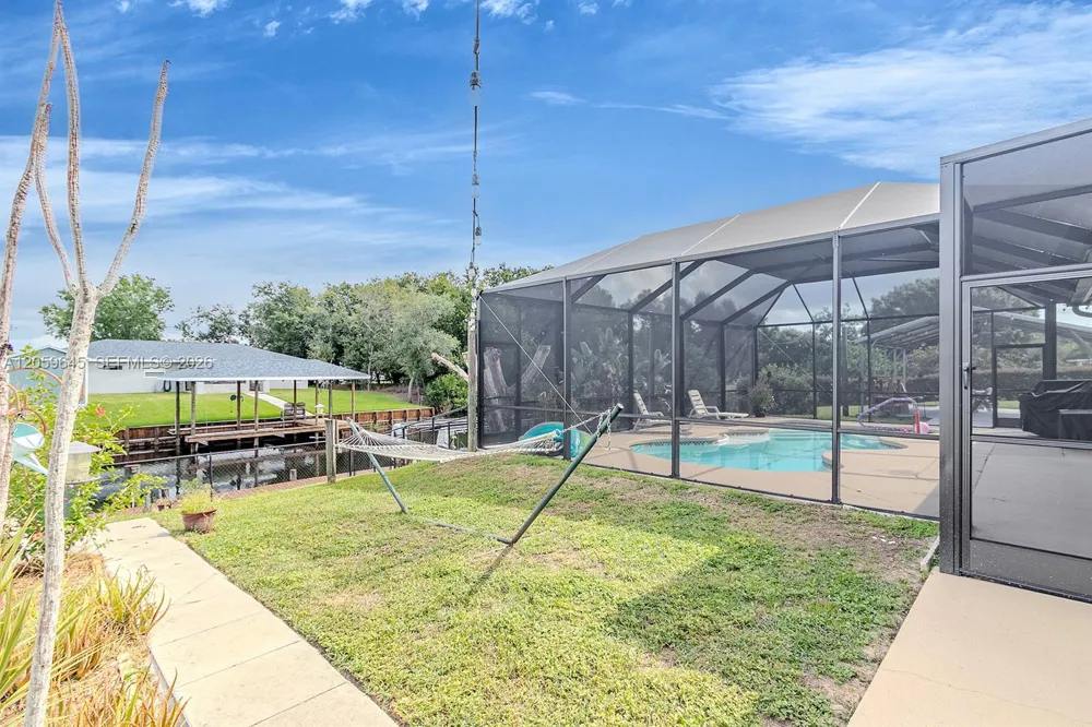 374 Parker St NE Lake Placid, FL 33852