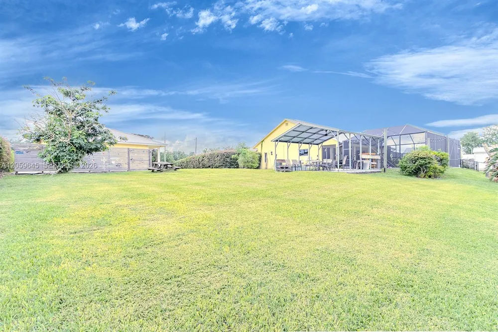 374 Parker St NE Lake Placid, FL 33852