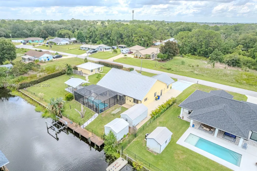 374 Parker St NE Lake Placid, FL 33852