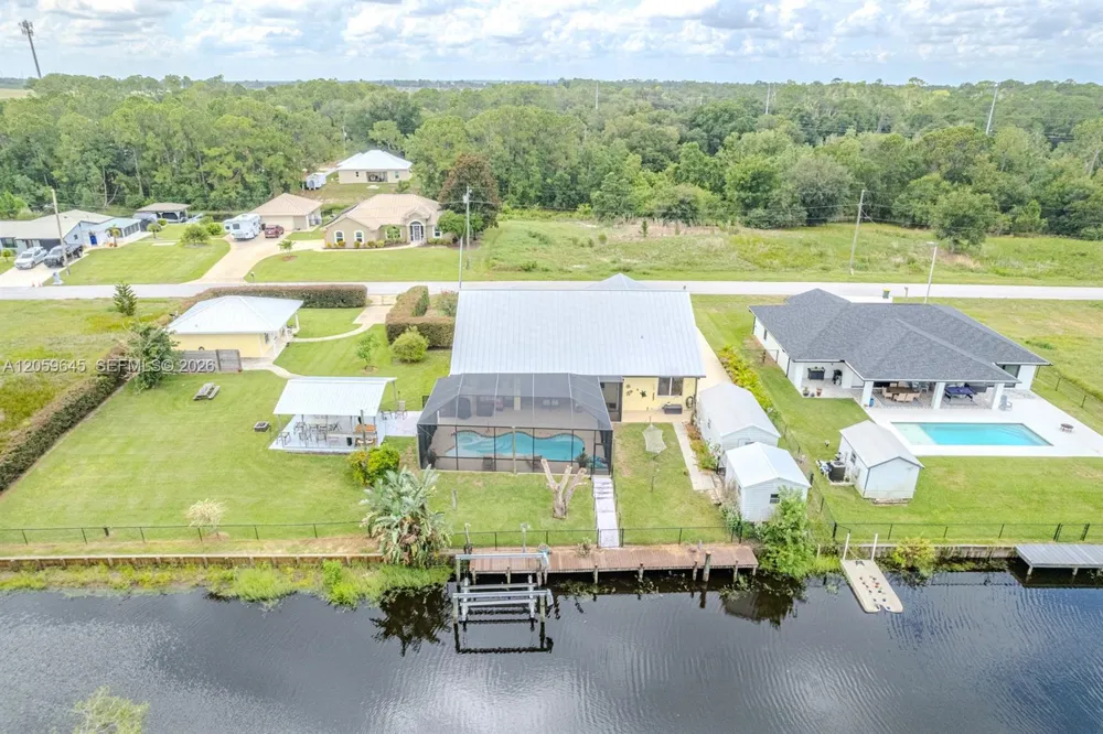 374 Parker St NE Lake Placid, FL 33852