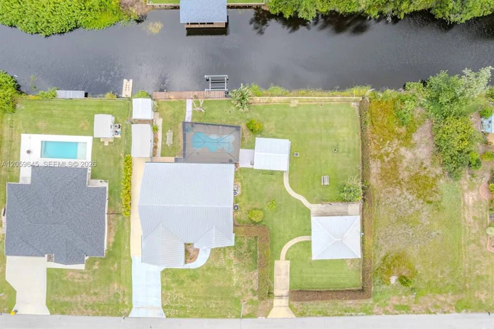 374 Parker St NE Lake Placid, FL 33852