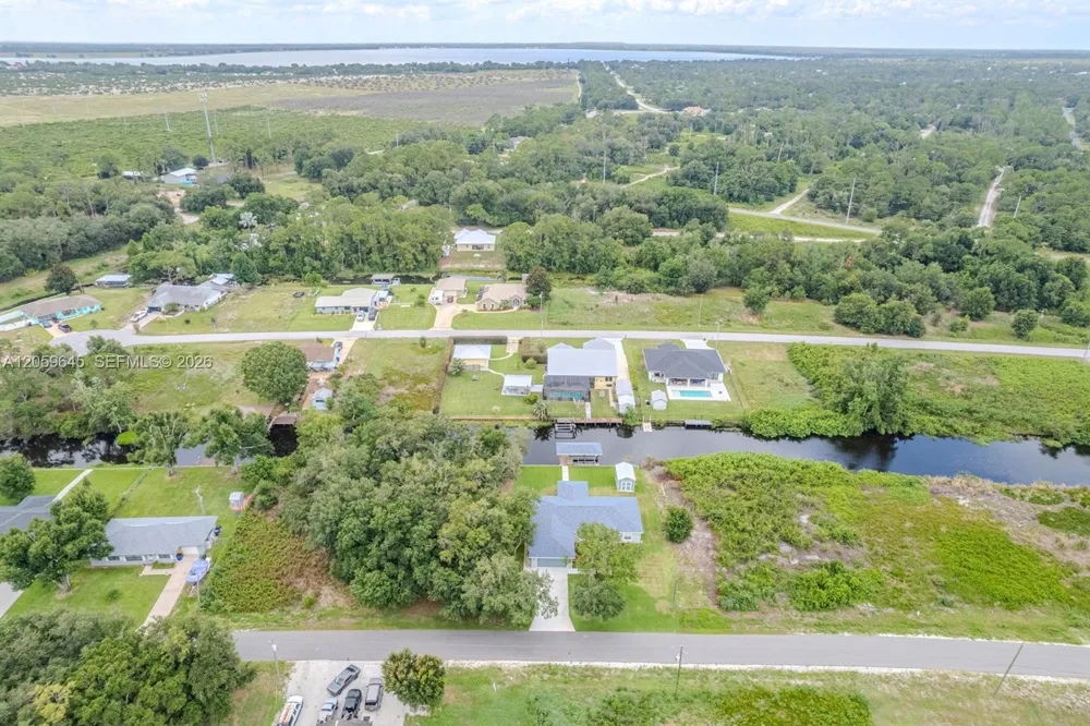 374 Parker St NE Lake Placid, FL 33852