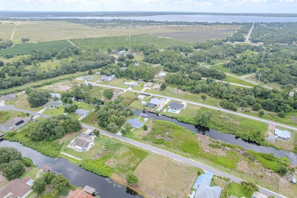 374 Parker St NE Lake Placid, FL 33852