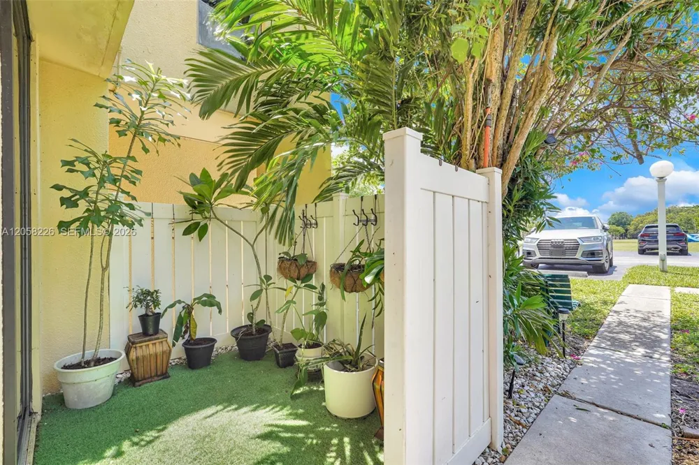 2811 SW 87th Ter #1201 Davie, FL 33328
