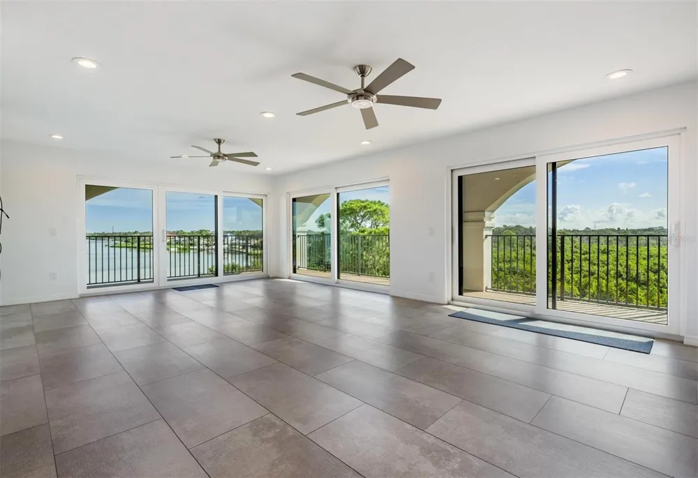 243 MARINER DRIVE #243 Tarpon Springs, FL 34689