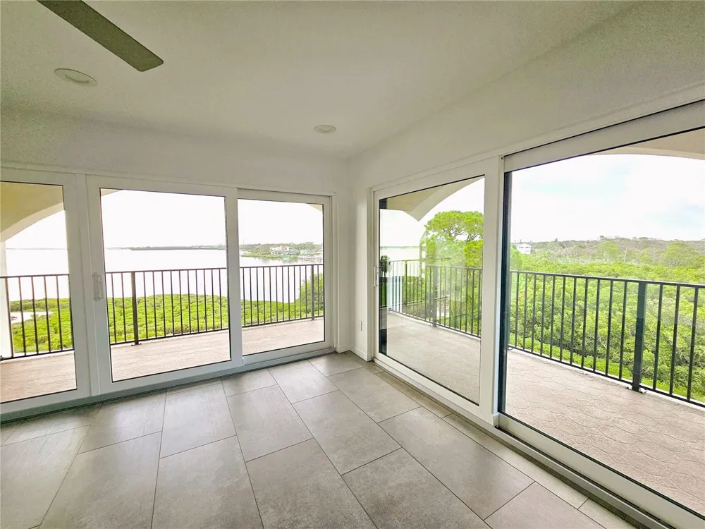 243 MARINER DRIVE #243 Tarpon Springs, FL 34689