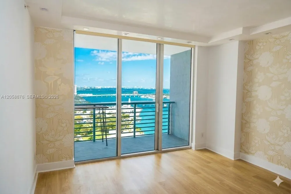 325 S Biscayne Blvd #3314 Miami, FL 33131