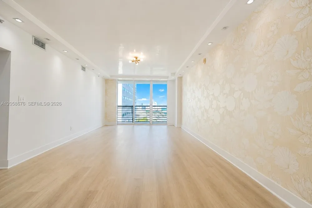 325 S Biscayne Blvd #3314 Miami, FL 33131