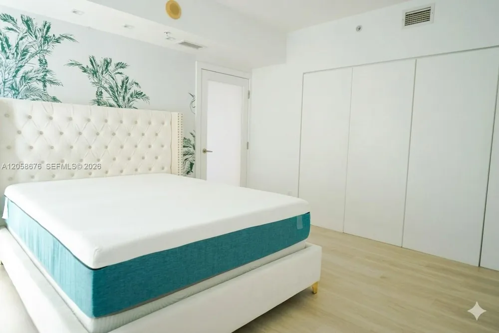 325 S Biscayne Blvd #3314 Miami, FL 33131