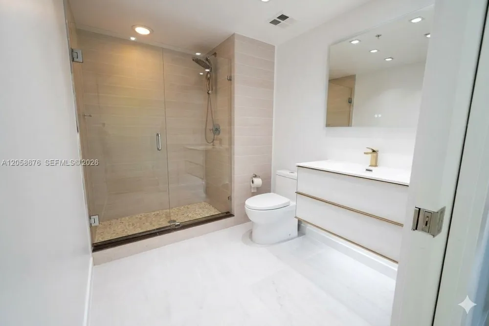 325 S Biscayne Blvd #3314 Miami, FL 33131