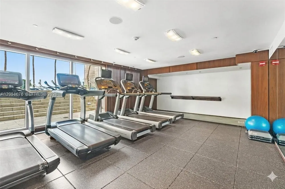 325 S Biscayne Blvd #3314 Miami, FL 33131