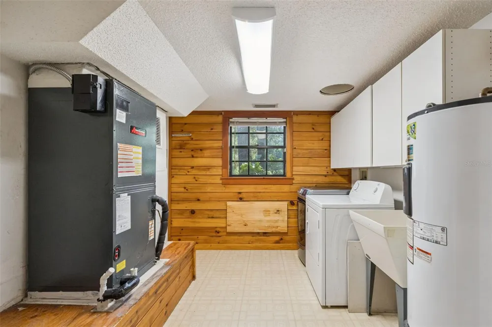 25911 ABERDOVEY AVENUE Sorrento, FL 32776