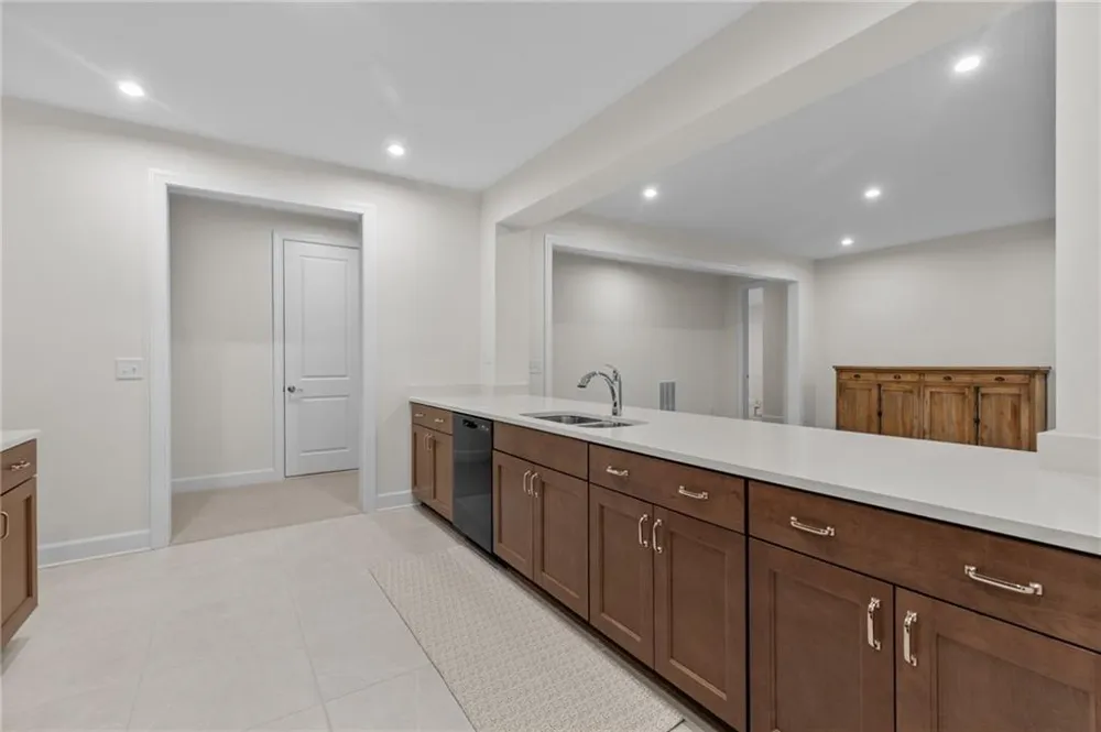 386 Kentucky Court Hoschton, GA 30548