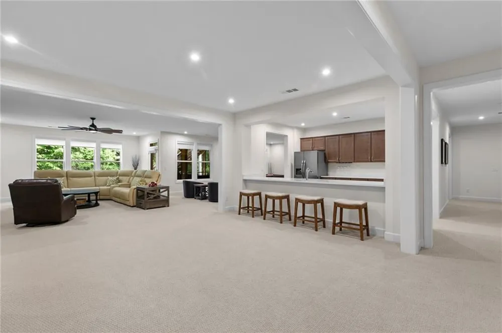 386 Kentucky Court Hoschton, GA 30548