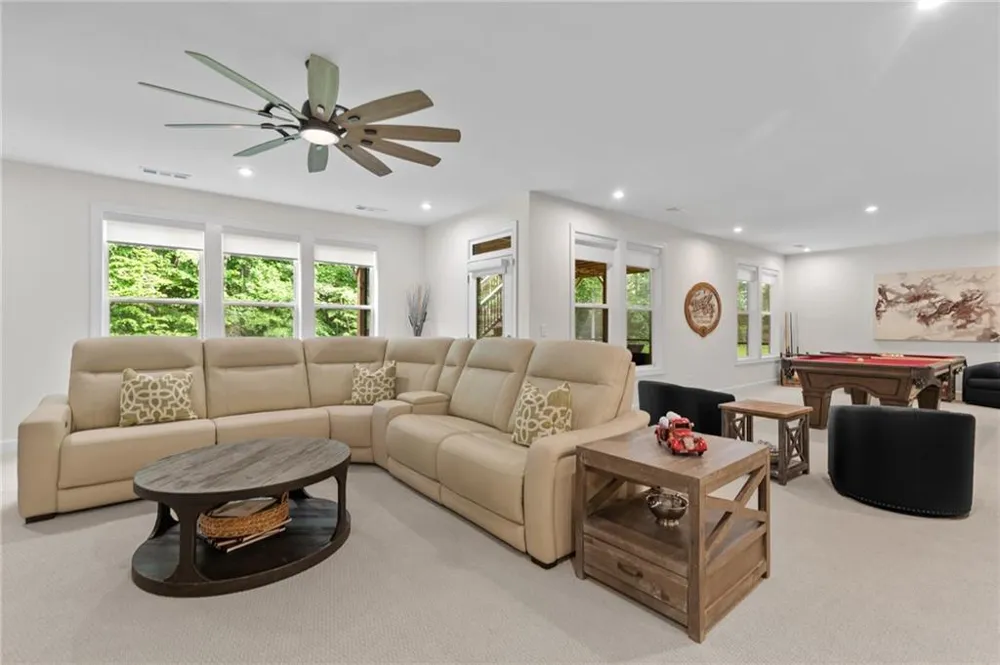 386 Kentucky Court Hoschton, GA 30548