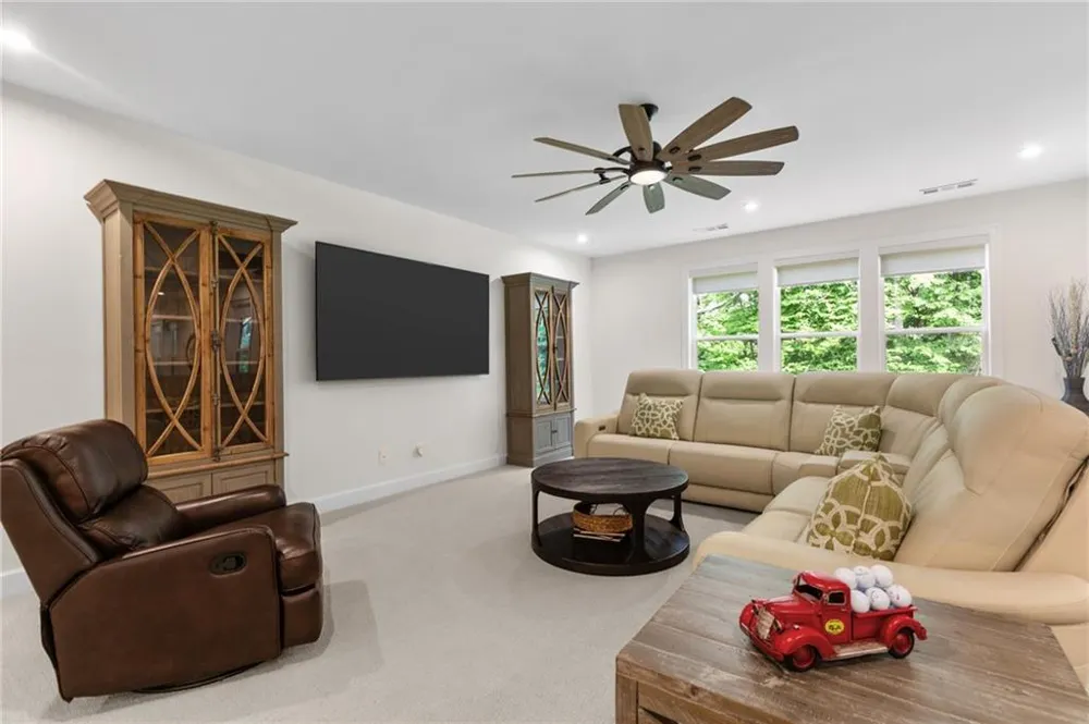386 Kentucky Court Hoschton, GA 30548