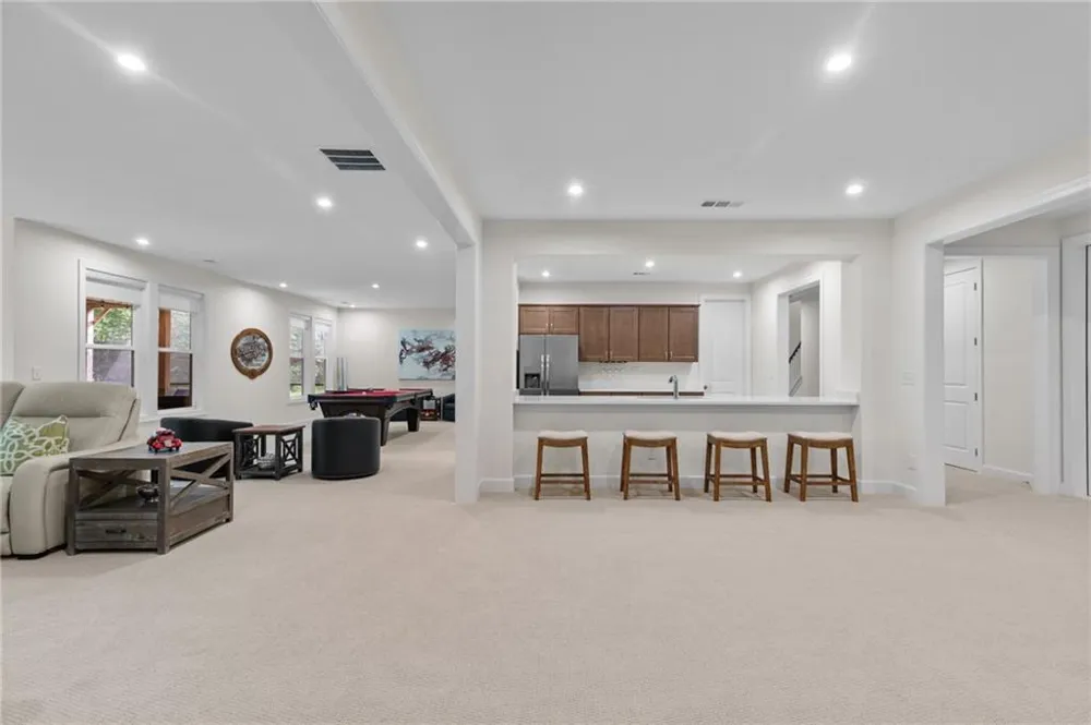 386 Kentucky Court Hoschton, GA 30548