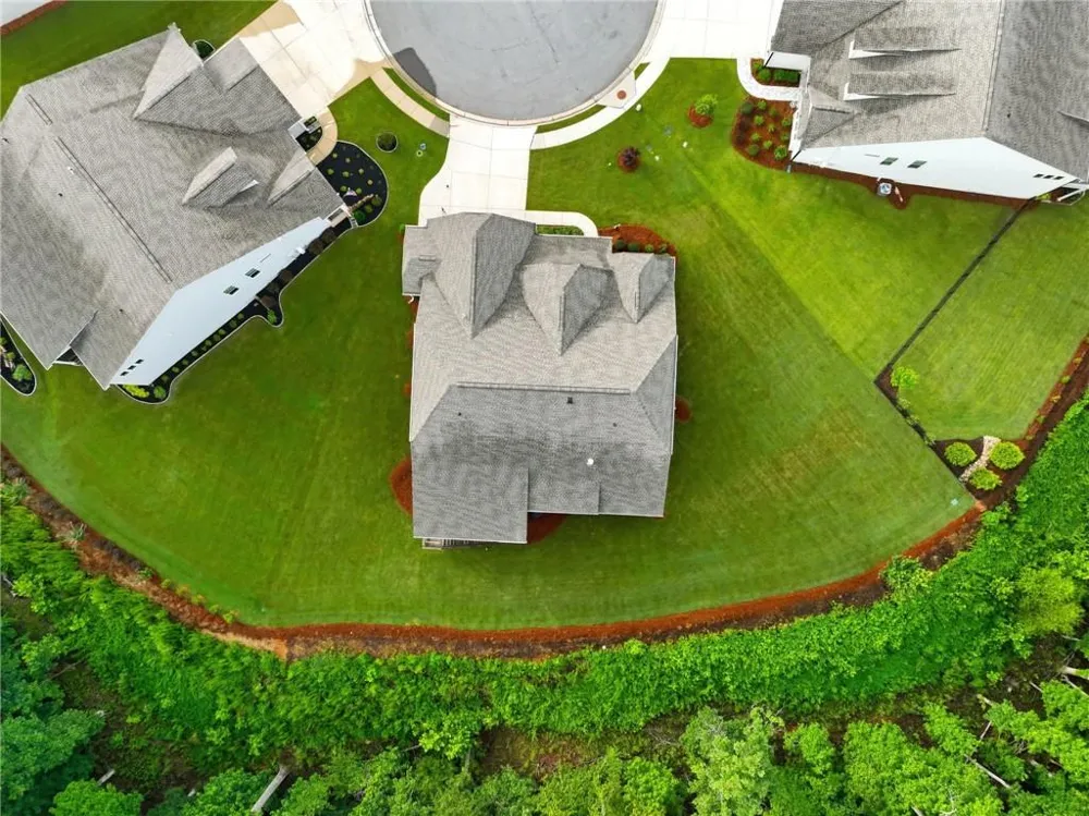 386 Kentucky Court Hoschton, GA 30548